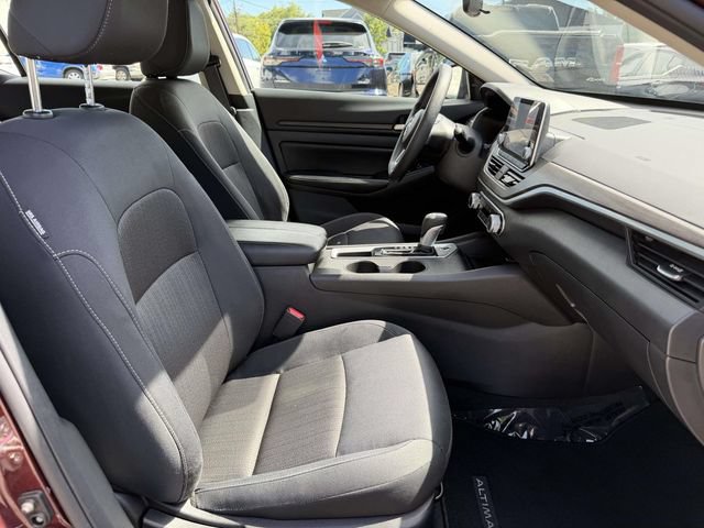 Used 2025 Nissan Altima 2.5 SV FWD image 12