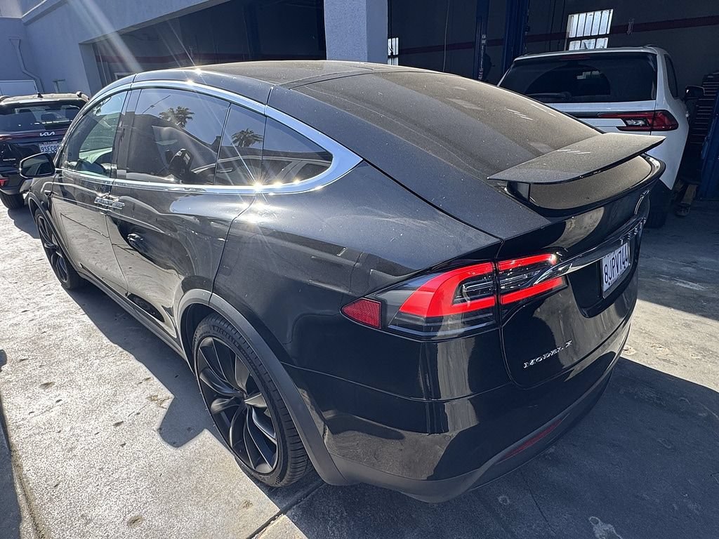 Used 2019 Tesla Model X 75D AWD/4WD image 4