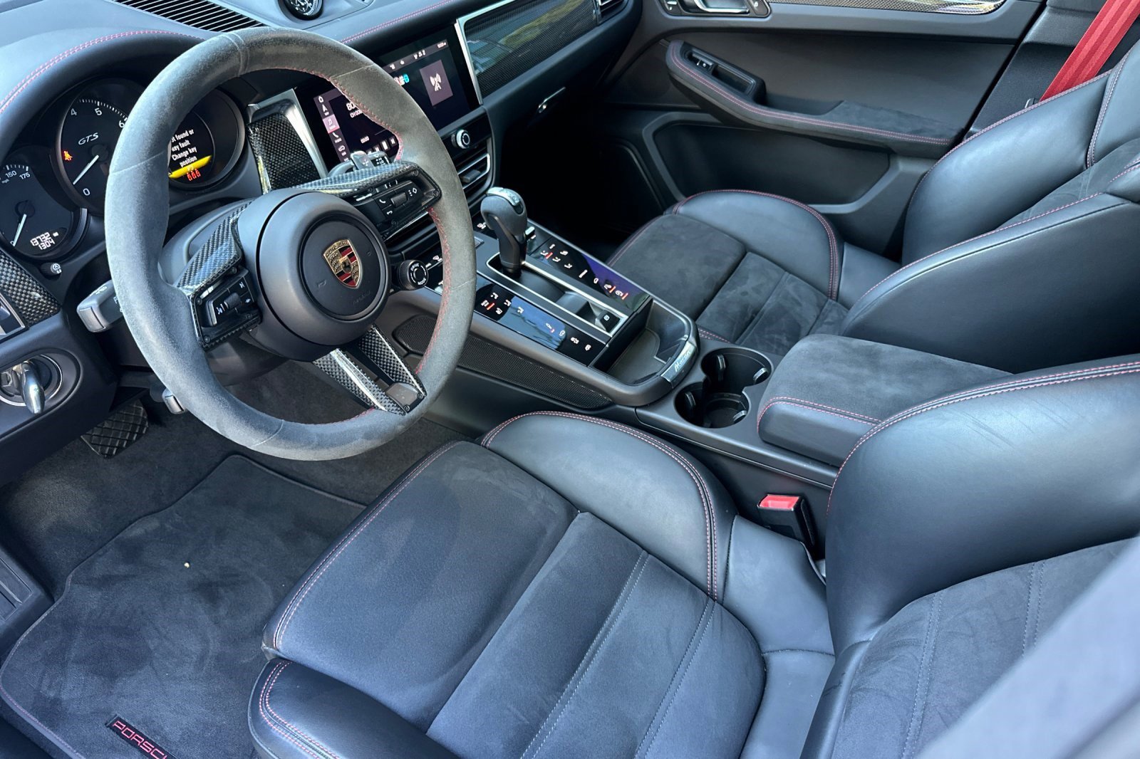 Used 2024 Porsche Macan GTS image 11