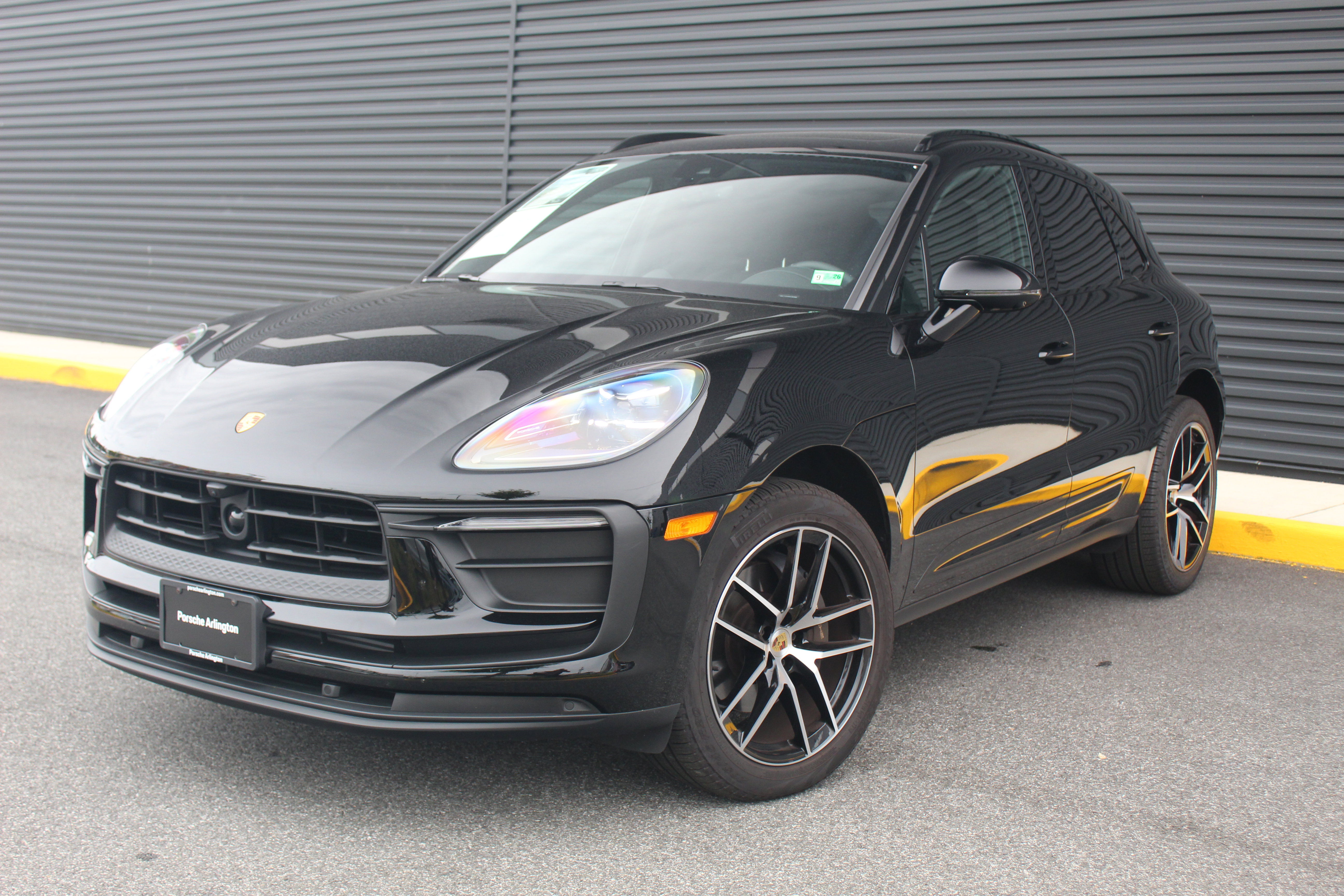 Certified 2025 Porsche Macan video 1