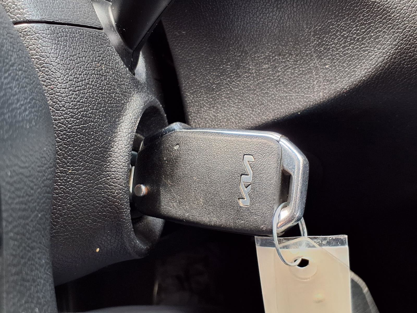 Used 2022 Kia Sorento LX FWD image 11