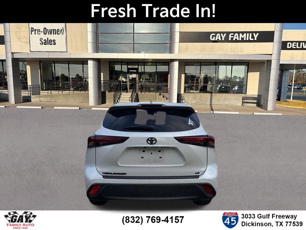 Used 2024 Toyota Highlander LE FWD image 8