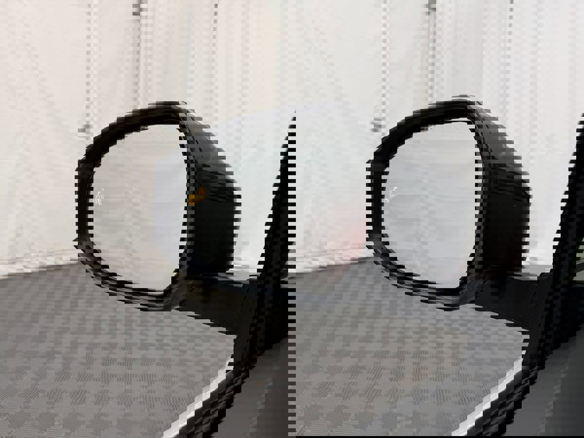 Used 2025 Toyota Prius LE image 17