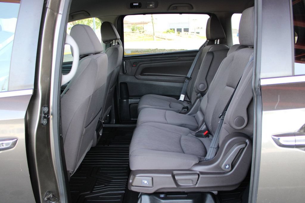 Used 2018 Honda Odyssey EX image 11