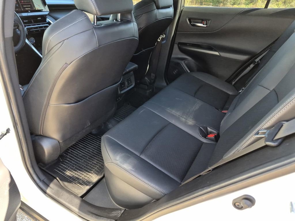 Used 2021 Toyota Venza Limited image 16