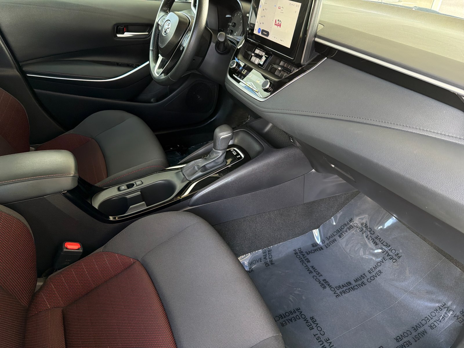 Used 2025 Toyota Corolla SE FWD image 14