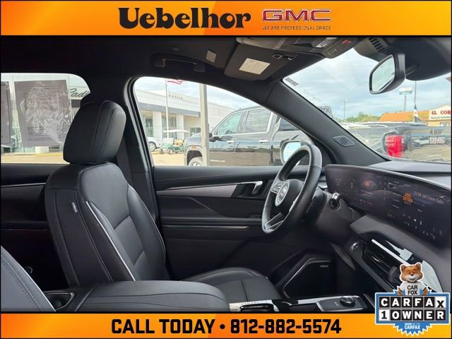 Used 2025 Buick Enclave Preferred FWD image 2