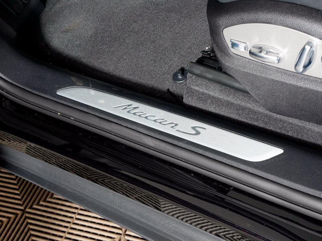 Certified 2026 Porsche Macan S AWD/4WD image 17