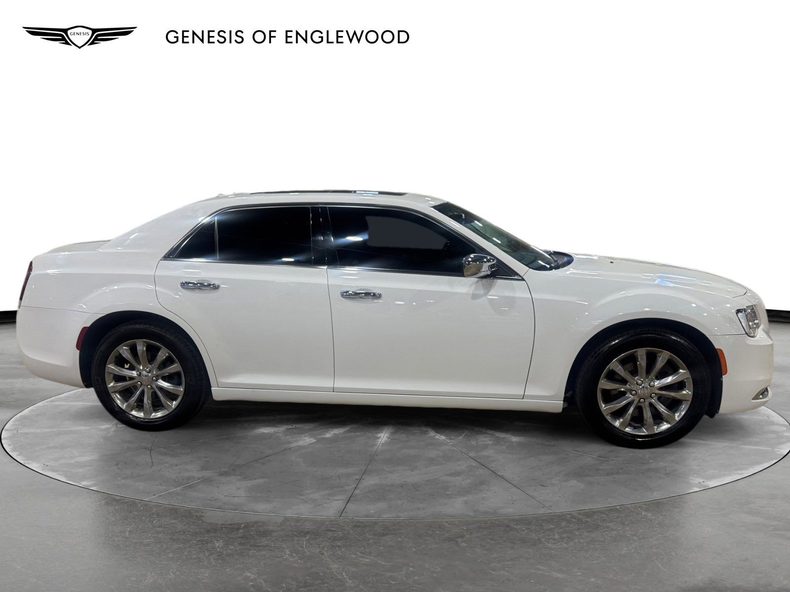 Used 2019 Chrysler 300 Limited w/ Light Group image 8