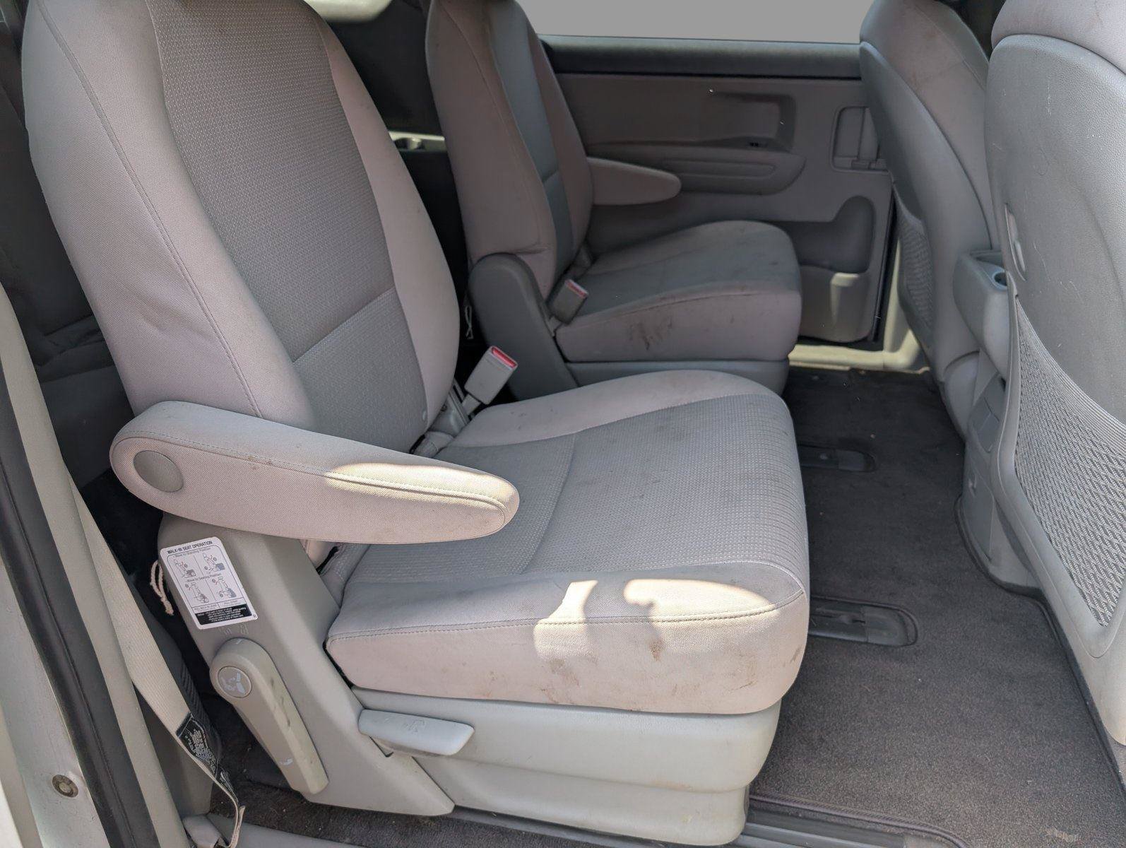 Used 2017 Kia Sedona LX FWD image 34