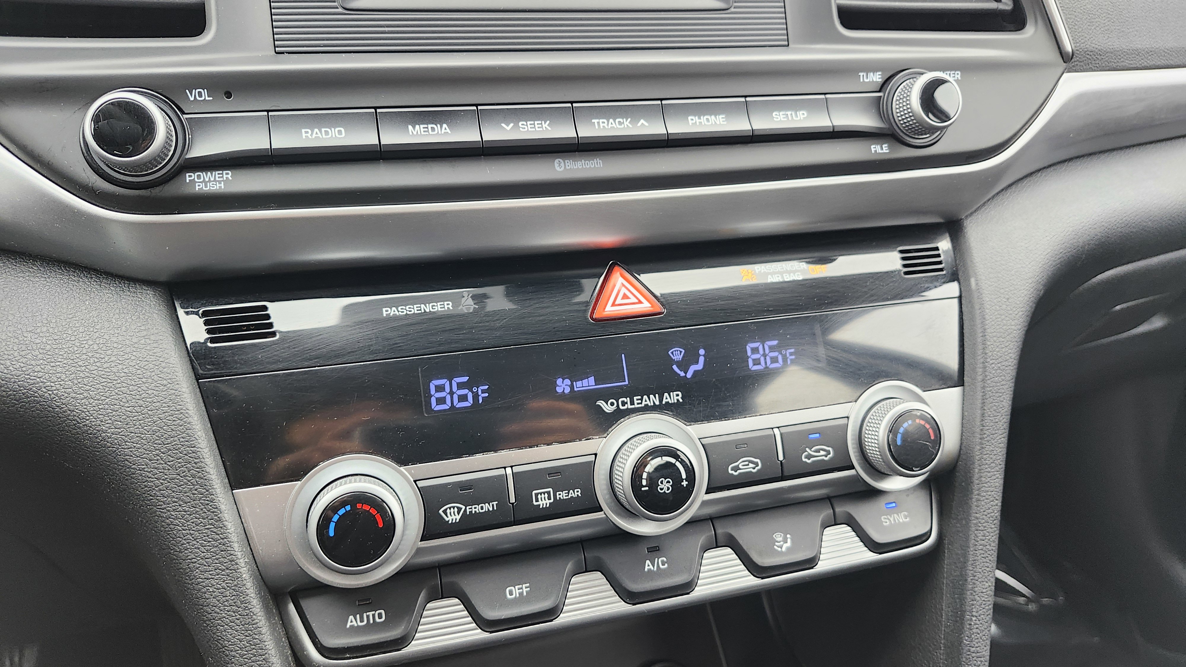 Used 2020 Hyundai Elantra SE w/ Cargo Package (C1) image 28