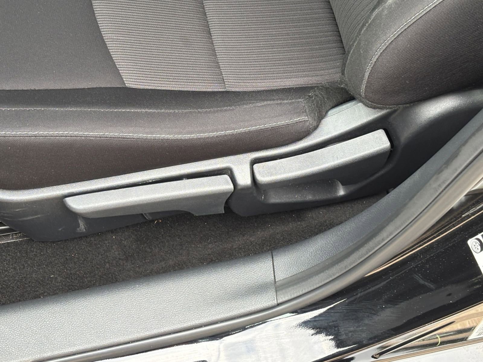 Used 2025 Nissan Sentra SV image 22