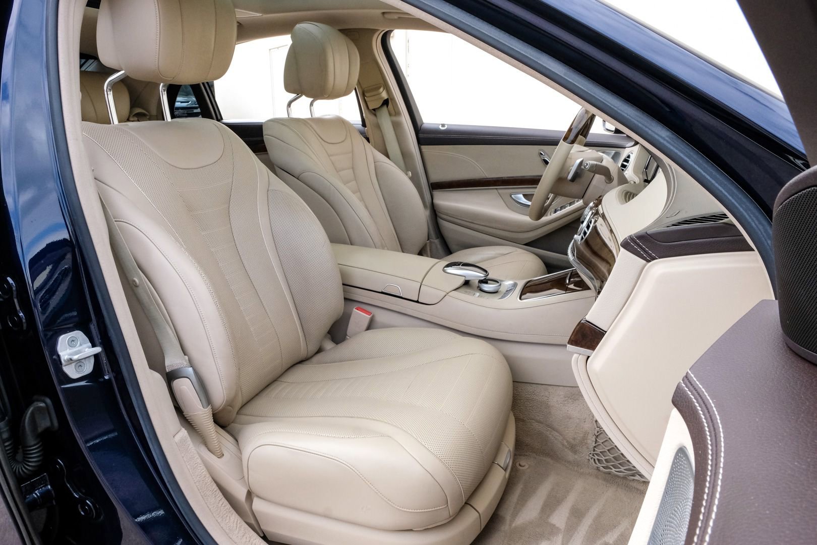 Used 2015 Mercedes-Benz S 550 Sedan w/ Sport Package image 35