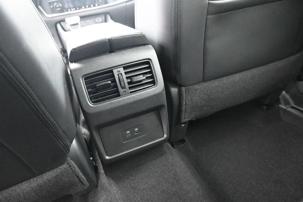 Used 2023 Nissan Rogue SV w/ SV Premium B Package FWD image 19
