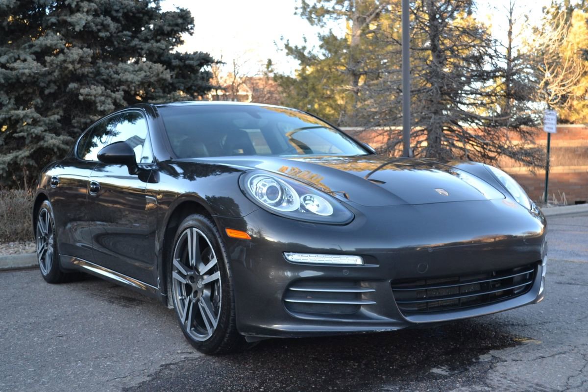 Used 2014 Porsche Panamera 4 w/ Premium Package image 11