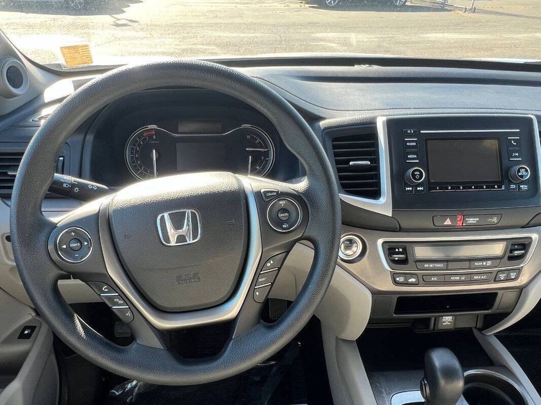 Used 2017 Honda Pilot LX image 11
