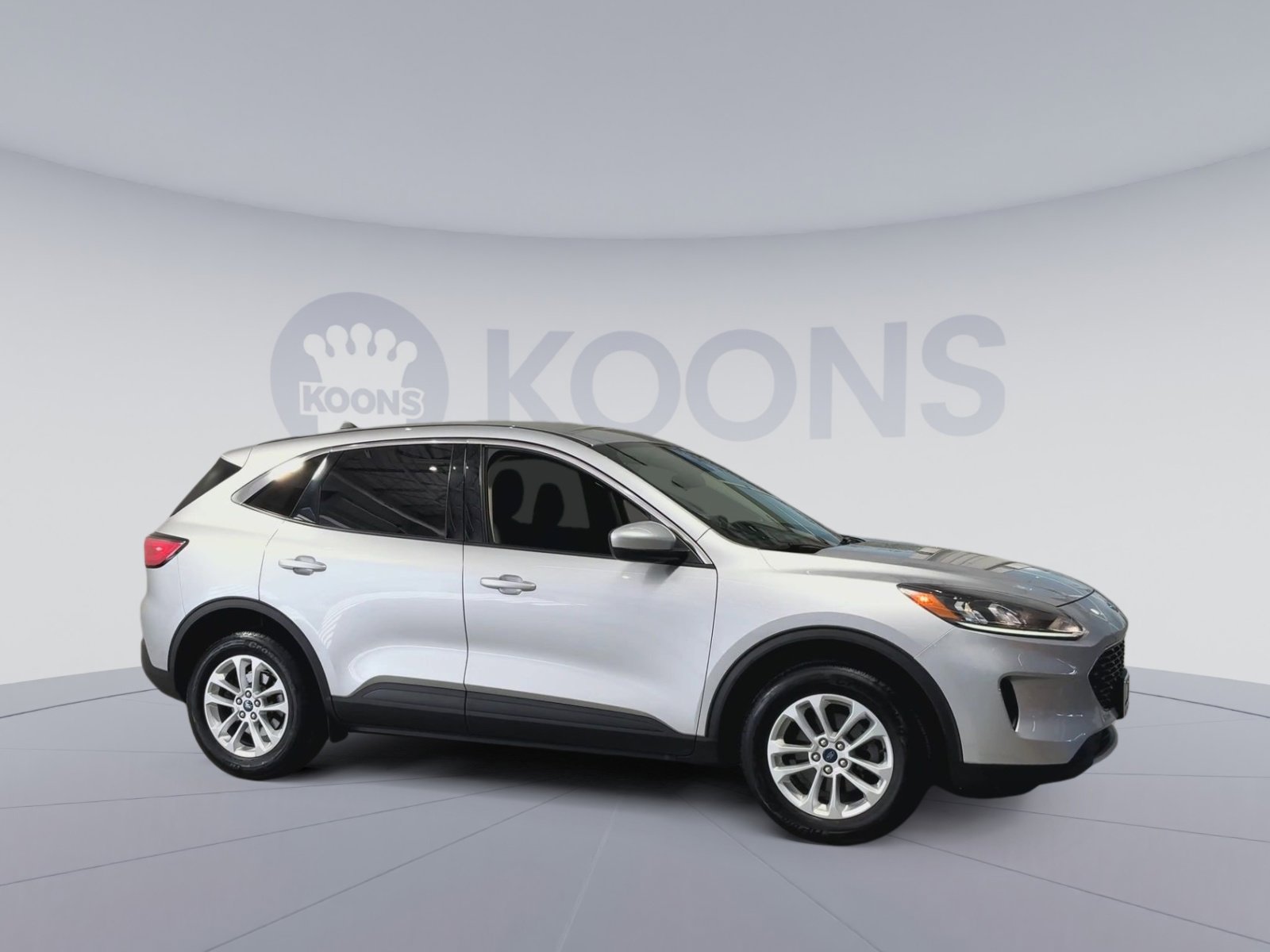 Used 2020 Ford Escape SE image 2