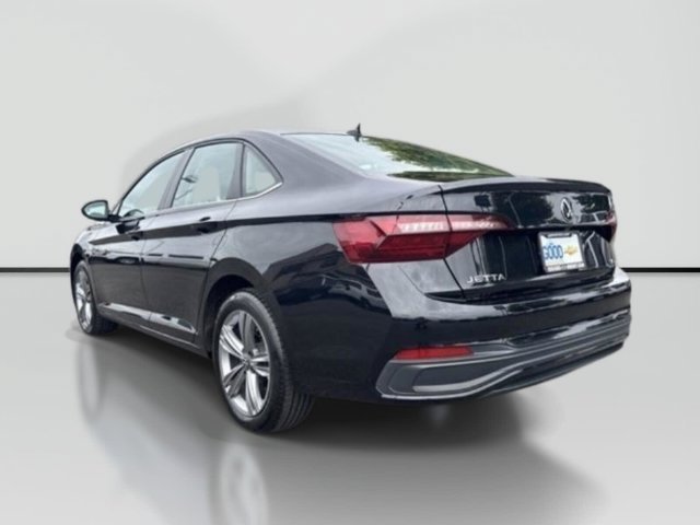 Used 2024 Volkswagen Jetta SE FWD image 3