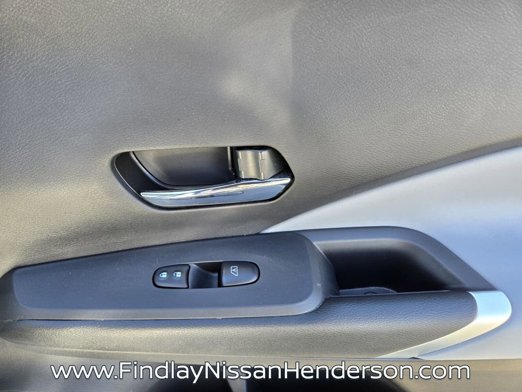 Used 2024 Nissan Kicks SR w/ SR Premium Package image 18