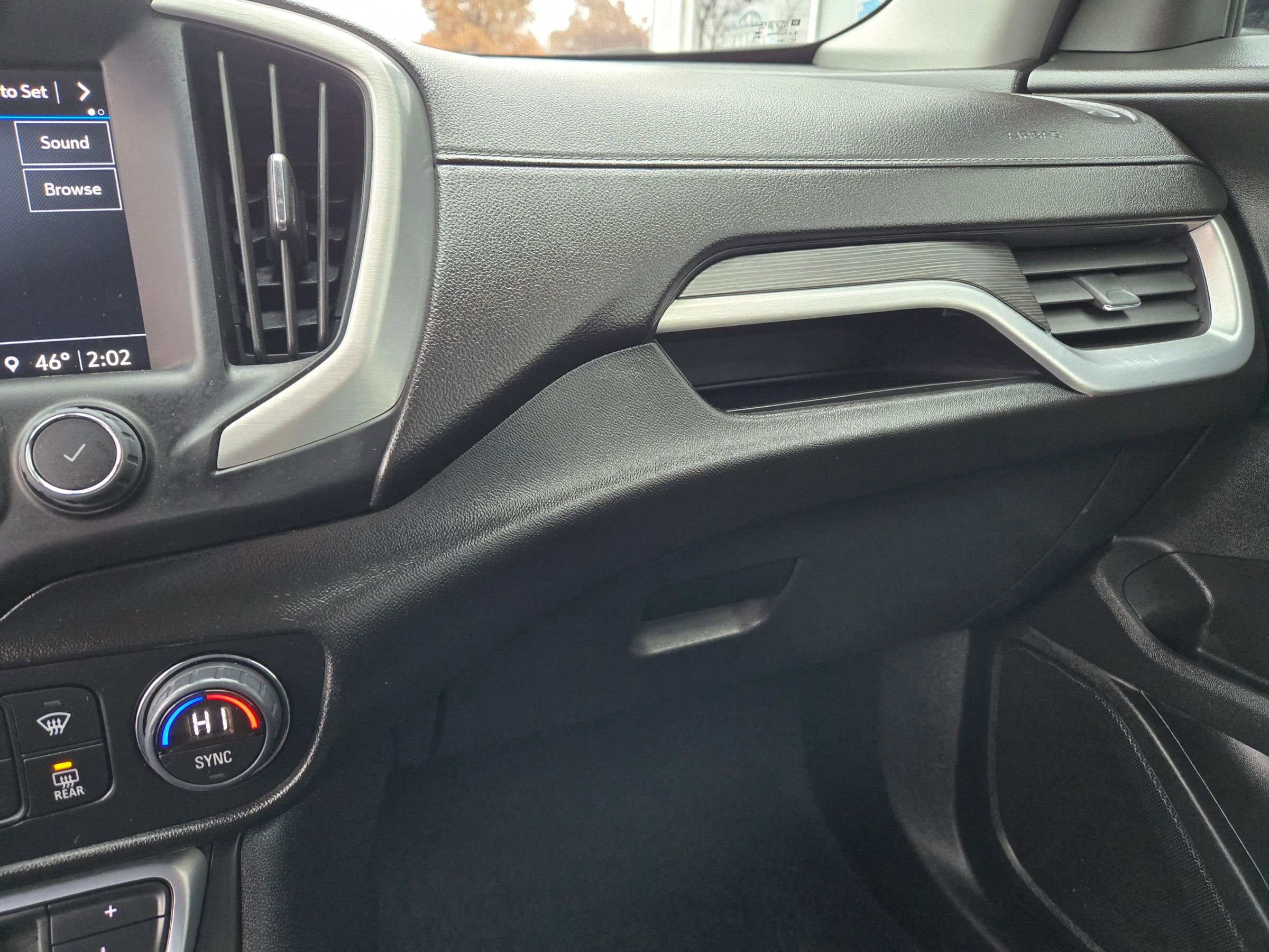 Used 2024 GMC Terrain SLT image 47