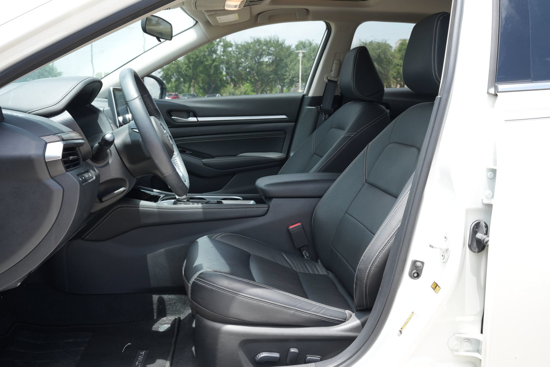 Used 2022 Nissan Altima 2.5 SL FWD image 18