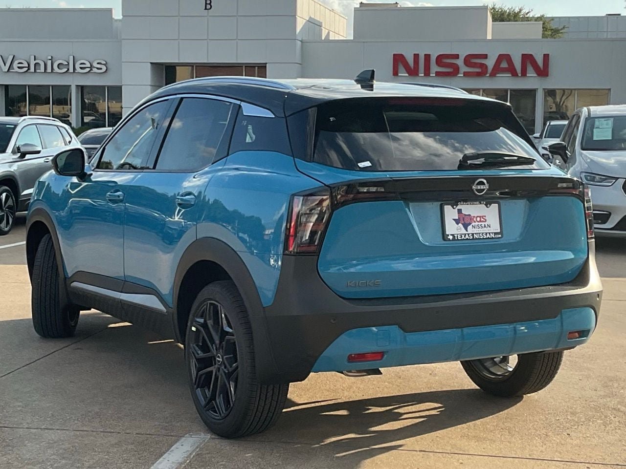 New 2027 Nissan Kicks SR FWD image 6