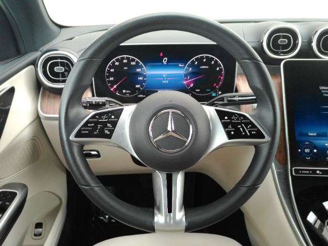 Used 2024 Mercedes-Benz GLC 300 image 32