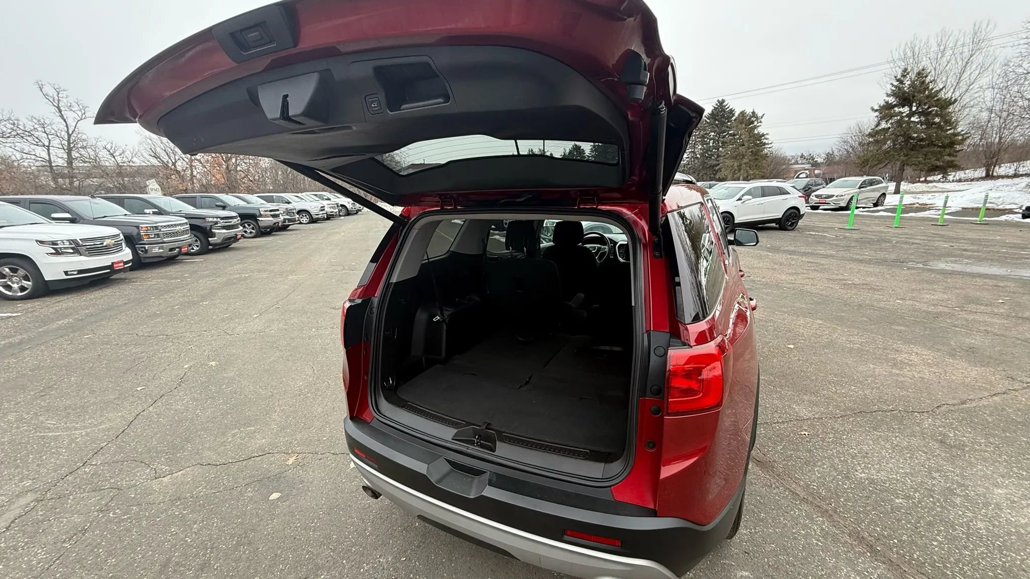 Used 2019 GMC Acadia SLE w/ LPO, Cargo Package image 35