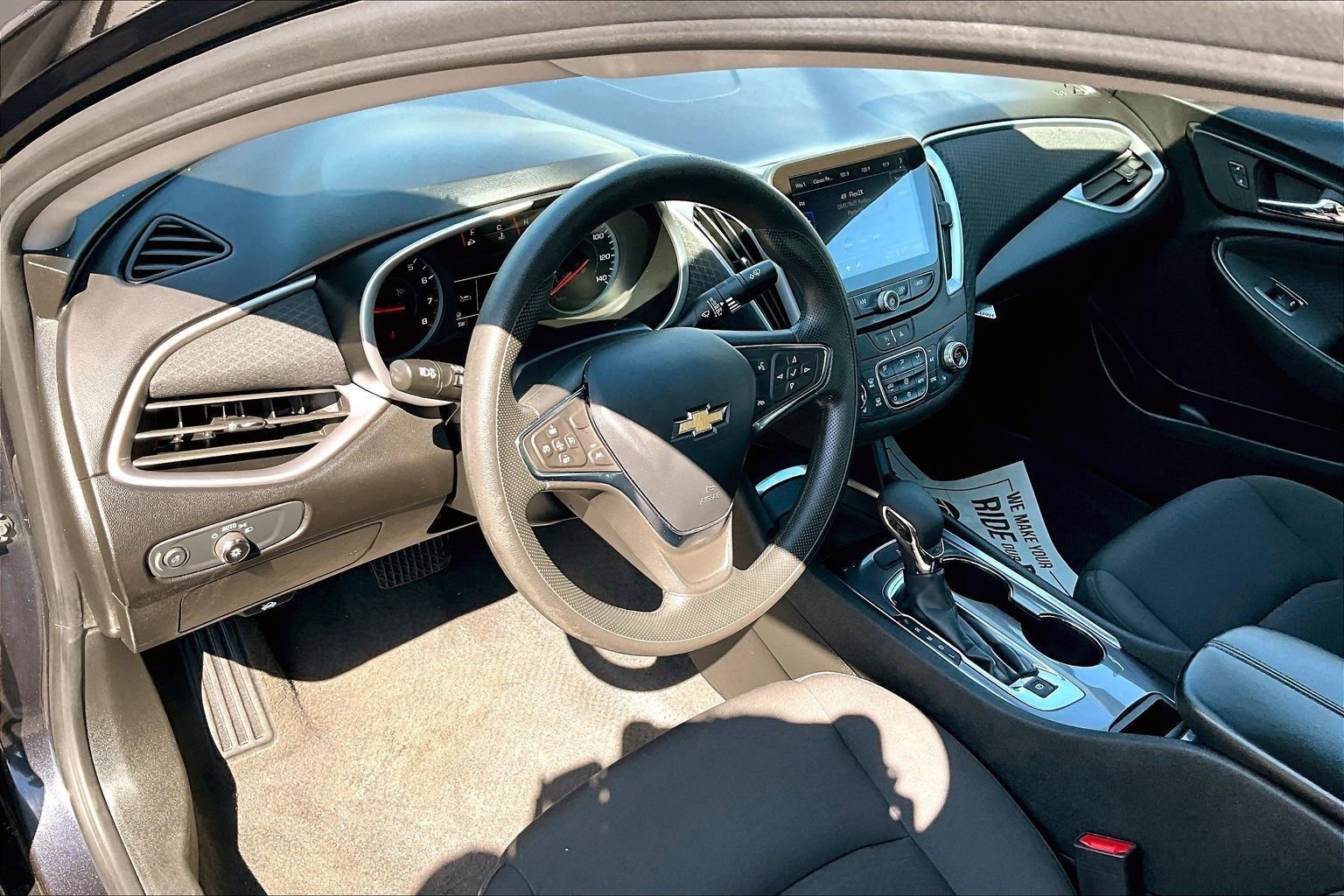 Used 2023 Chevrolet Malibu LT FWD image 17