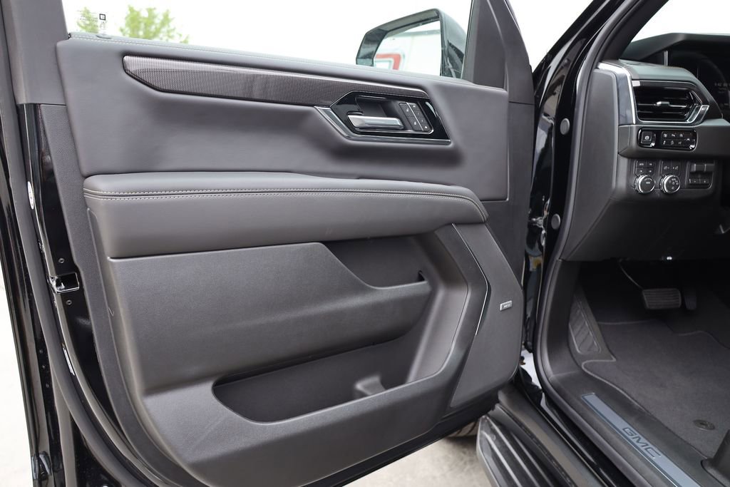 New 2026 GMC Yukon XL Elevation image 10