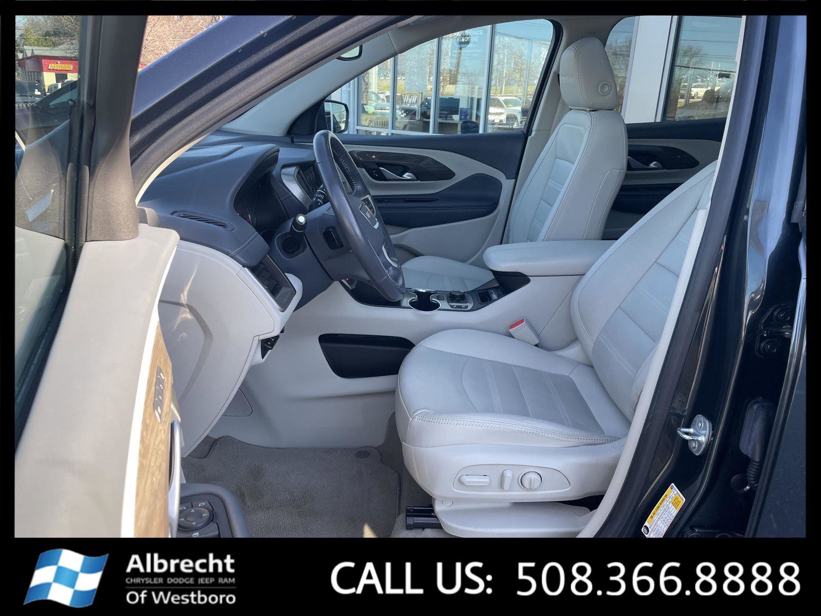 Used 2022 GMC Terrain Denali w/ Denali Premium Package image 10
