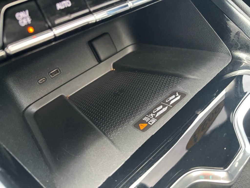 Used 2024 Chevrolet Traverse RS w/ LPO, Floor Liner Package image 36