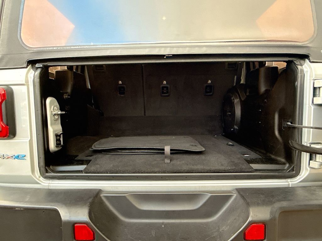 Used 2022 Jeep Wrangler Unlimited Sahara w/ Cold Weather Group image 30