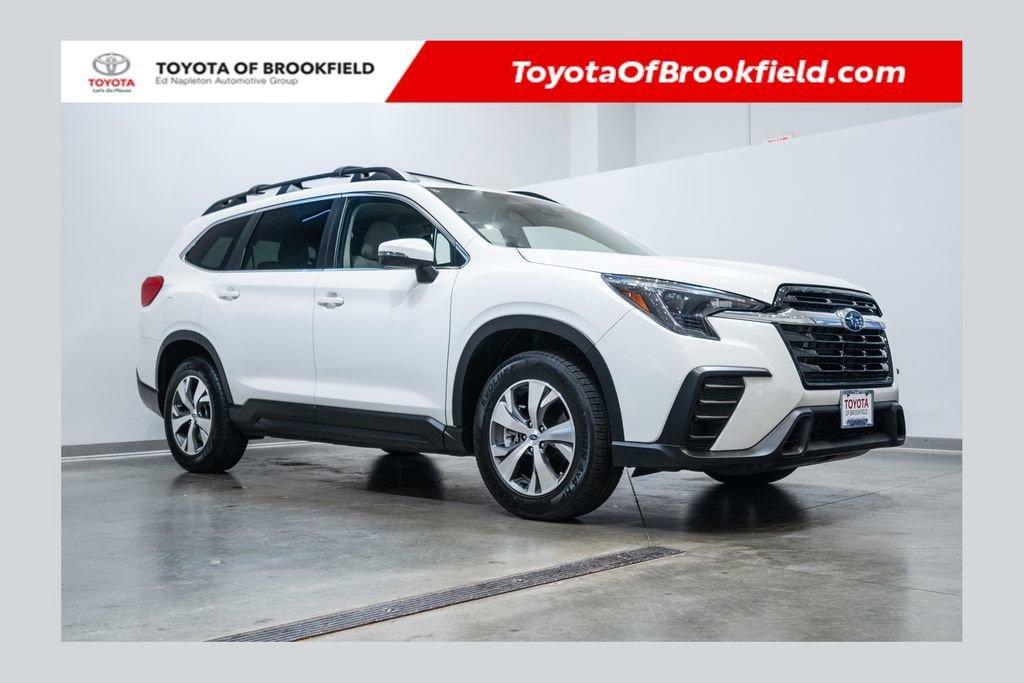 Used 2023 Subaru Ascent Premium w/ Convenience Package AWD/4WD image 1