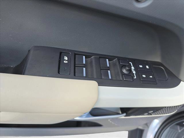 Certified 2024 Land Rover Defender 110 SE image 27