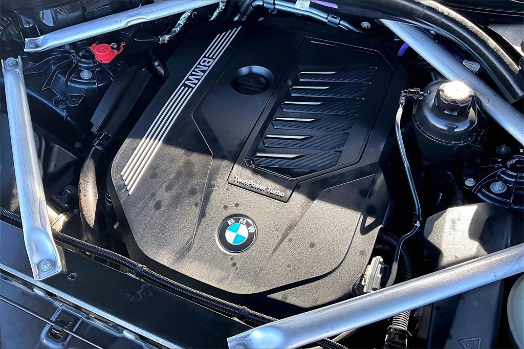 Used 2022 BMW X6 xDrive40i w/ M Sport Package image 32