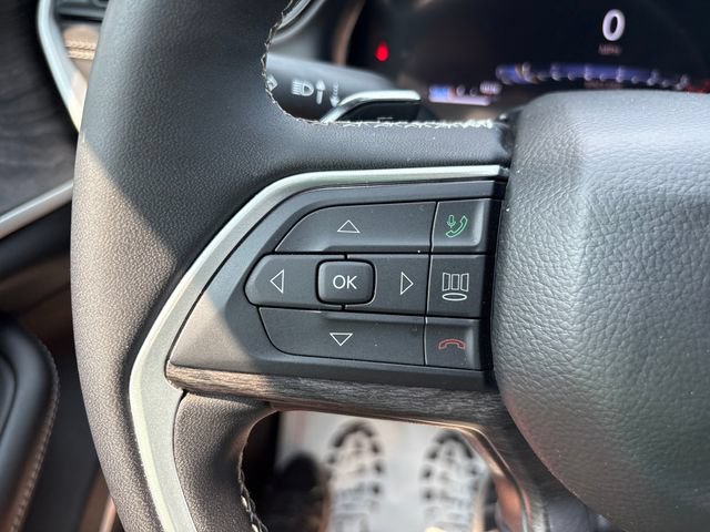 Used 2026 Jeep Grand Cherokee Limited w/ Limited Altitude Package AWD/4WD image 11