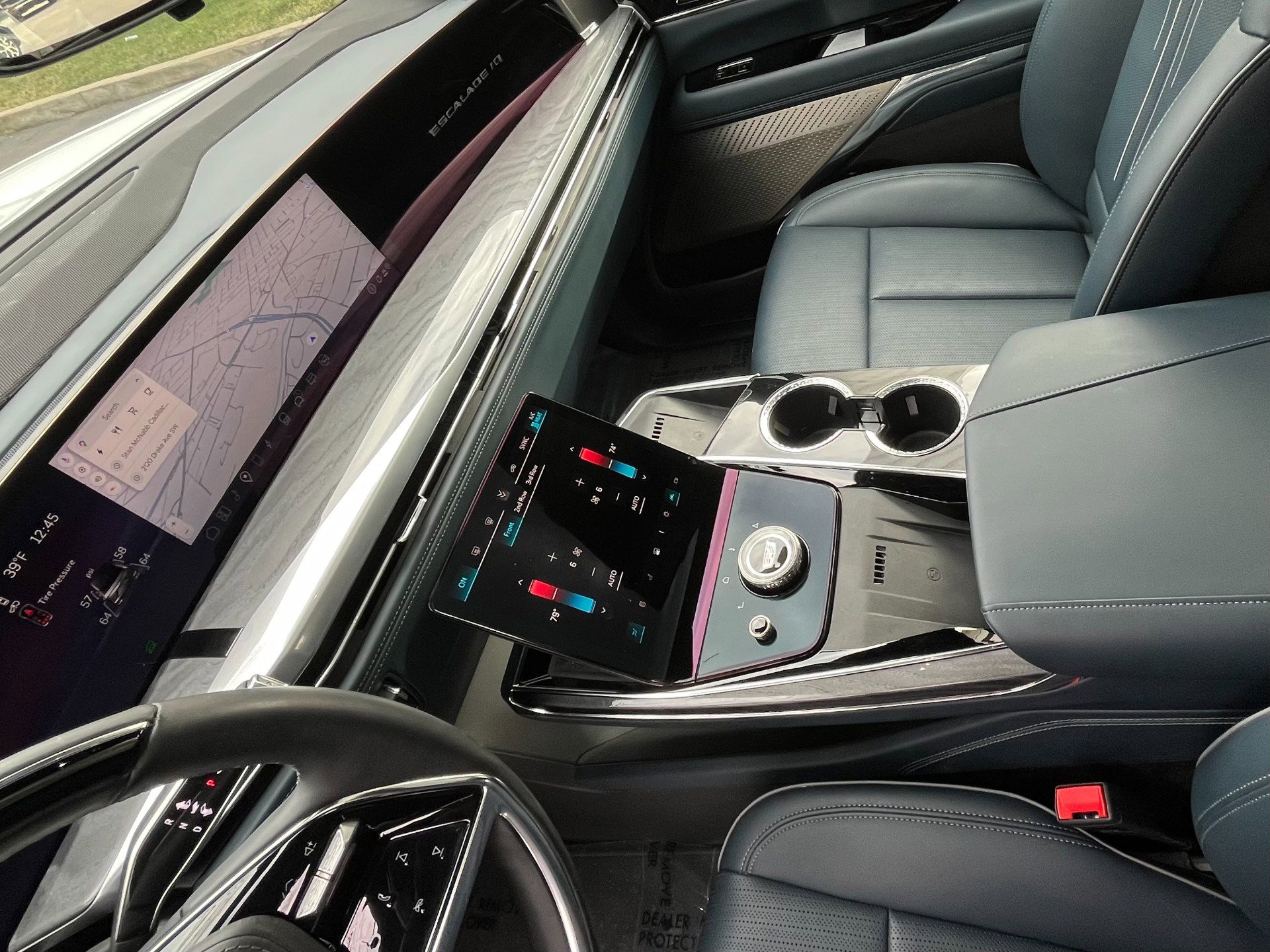 Used 2025 Cadillac Escalade IQ Luxury 2 image 36