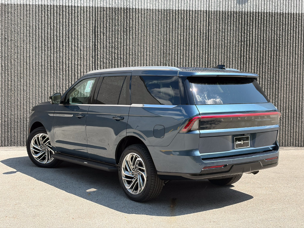 New 2027 Lincoln Navigator Premiere AWD/4WD image 5