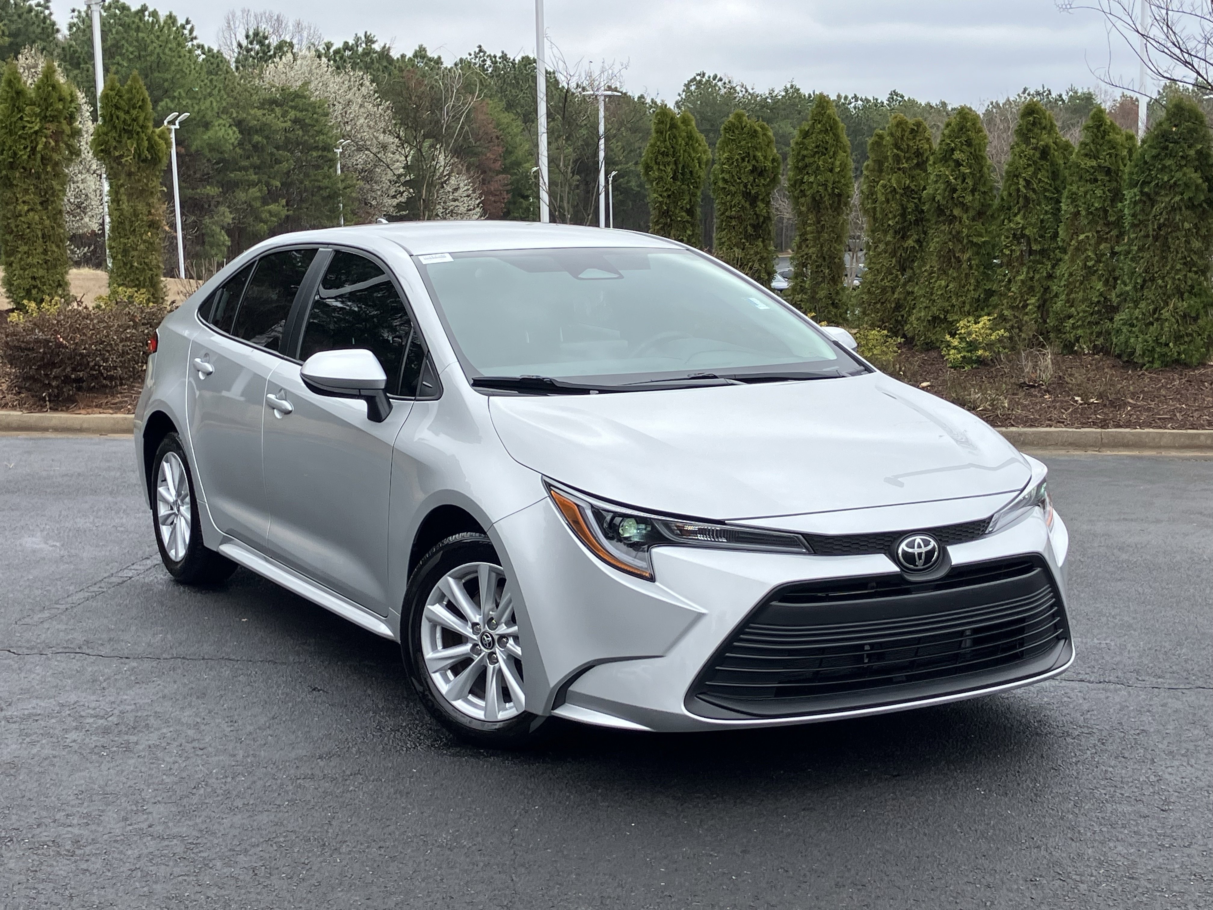 Used 2026 Toyota Corolla LE w/ LE Premium Package image 2