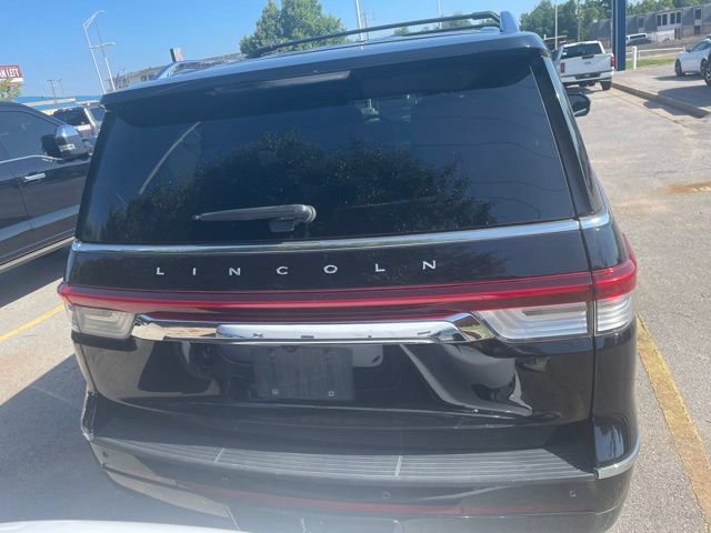 Used 2022 Lincoln Navigator 4WD image 7