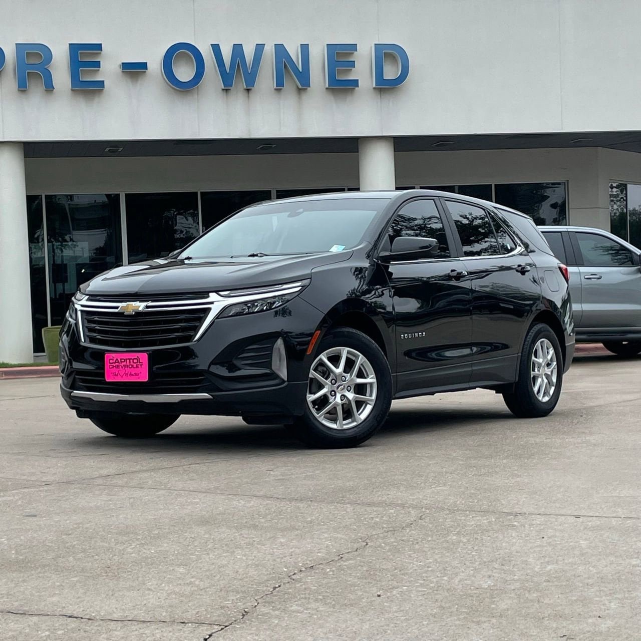 Used 2023 Chevrolet Equinox LT FWD image 1