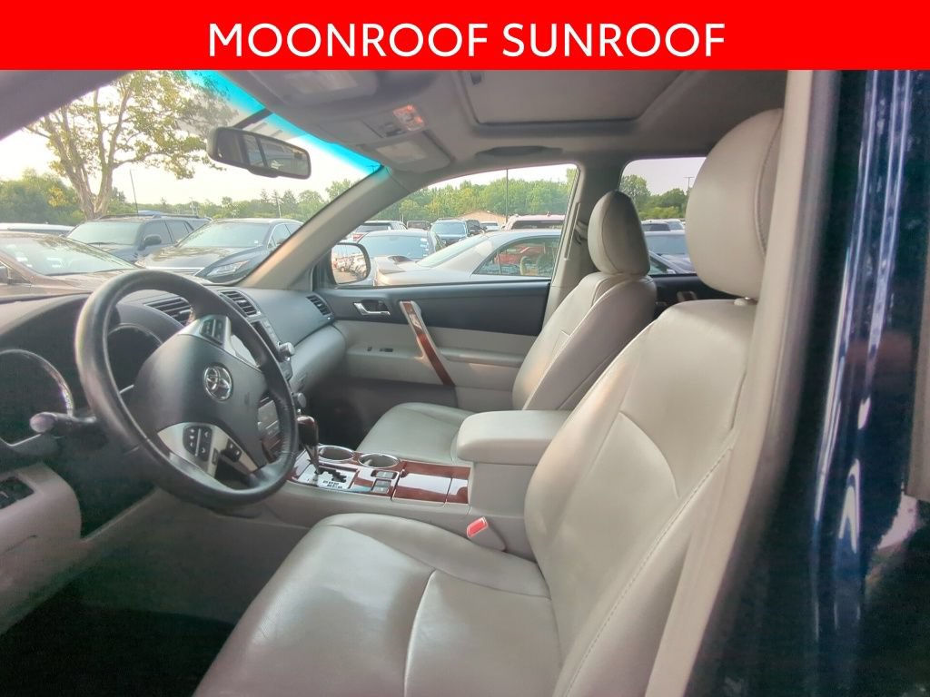 Used 2012 Toyota Highlander Limited w/ Tow Pkg AWD/4WD image 6