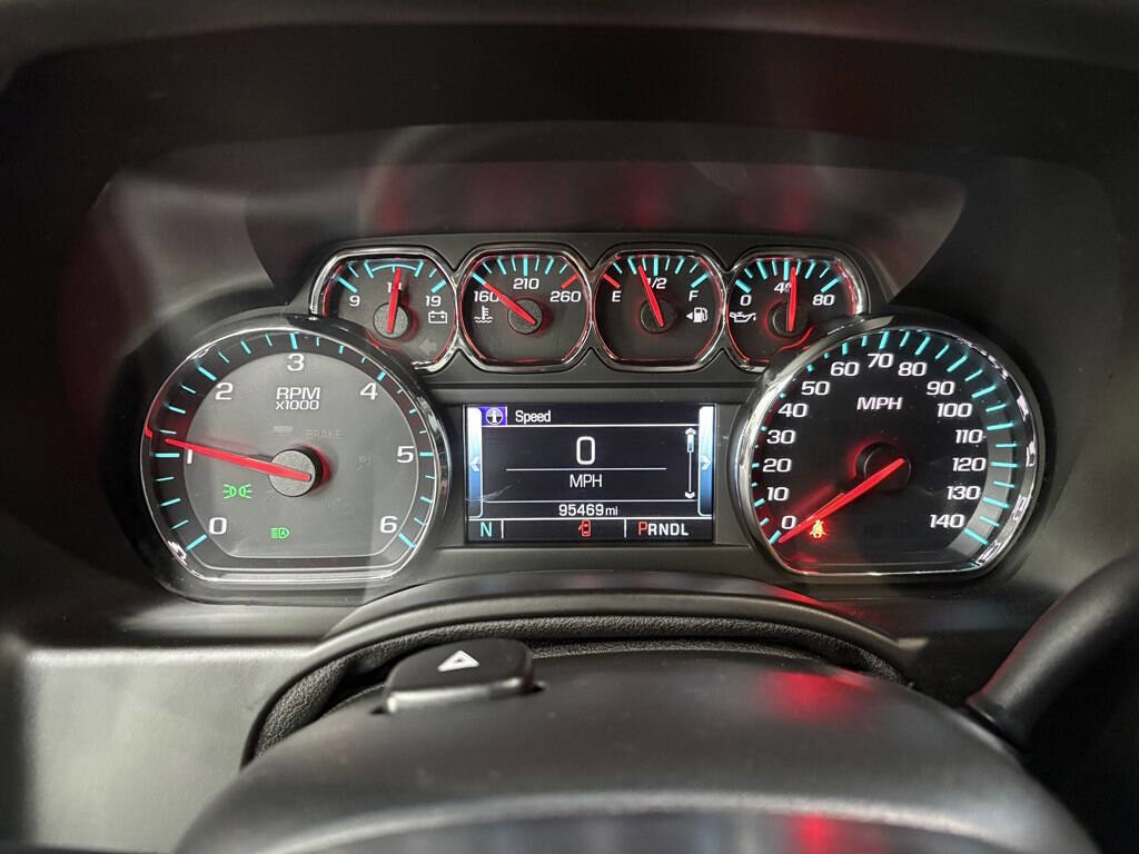 Used 2018 Chevrolet Suburban Premier image 17