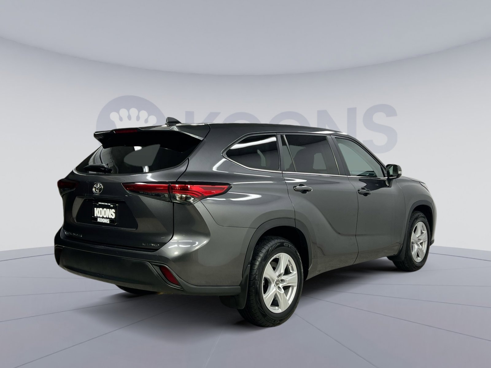 Used 2023 Toyota Highlander LE image 12