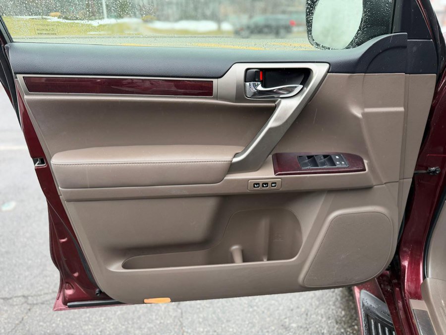 Used 2014 Lexus GX 460 Luxury w/ Driver Support Package image 14