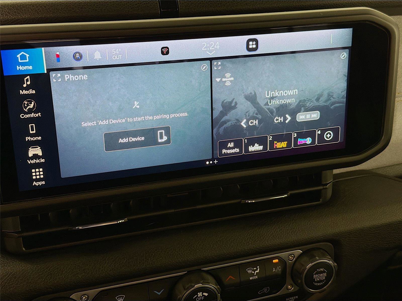 Used 2024 Jeep Gladiator Sport AWD/4WD image 14
