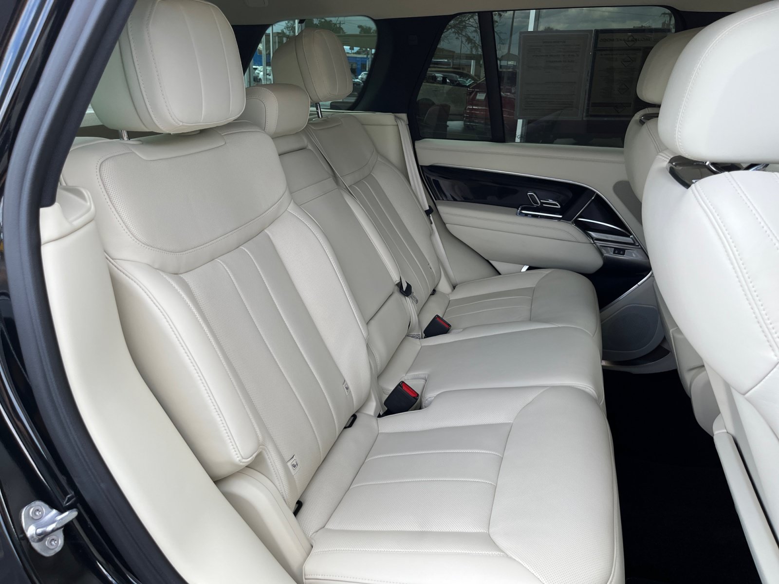 Used 2023 Land Rover Range Rover SE AWD/4WD image 18