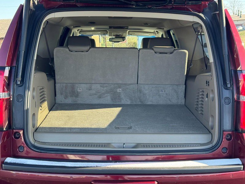 Used 2019 Chevrolet Suburban LT image 4