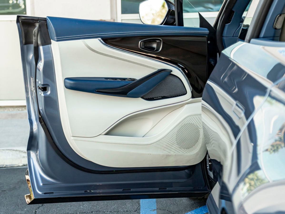Used 2025 Aston Martin DBX 707 image 14
